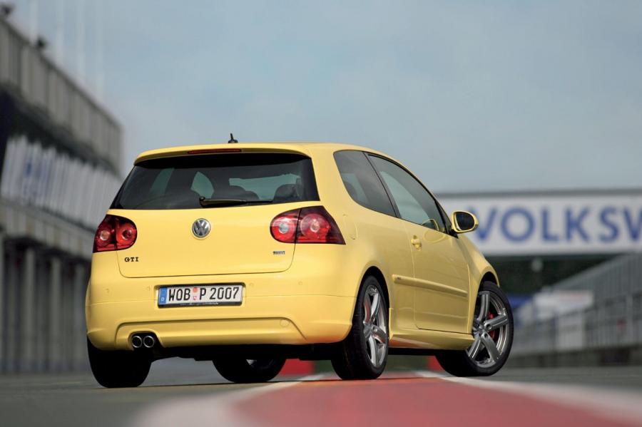  Volkswagen Golf GTi Pirelli 2007 года  (фото 4 из 16)